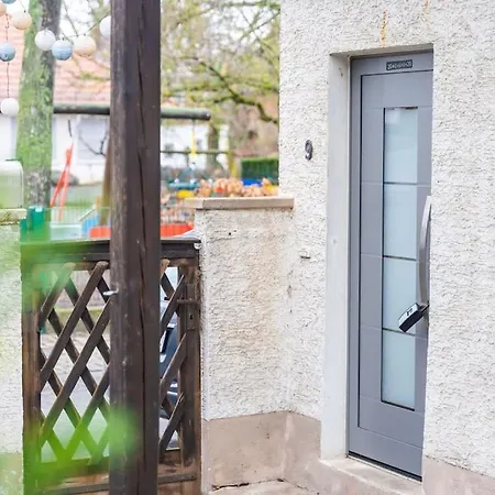 Kleines Haeuschen Fuer Monteure *